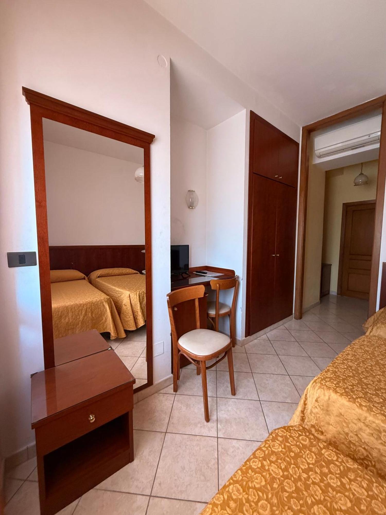 Grifone Hotel Perugia Ngoại thất bức ảnh