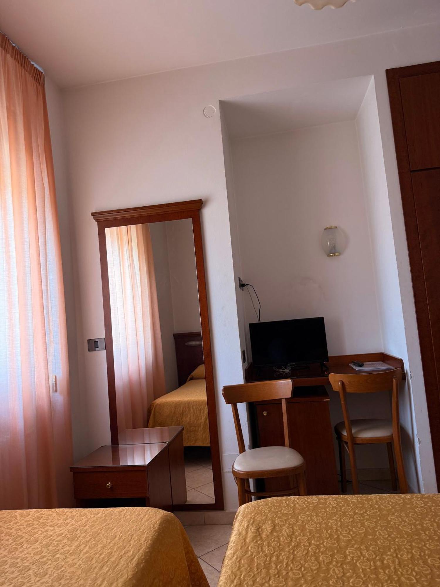 Grifone Hotel Perugia Ngoại thất bức ảnh