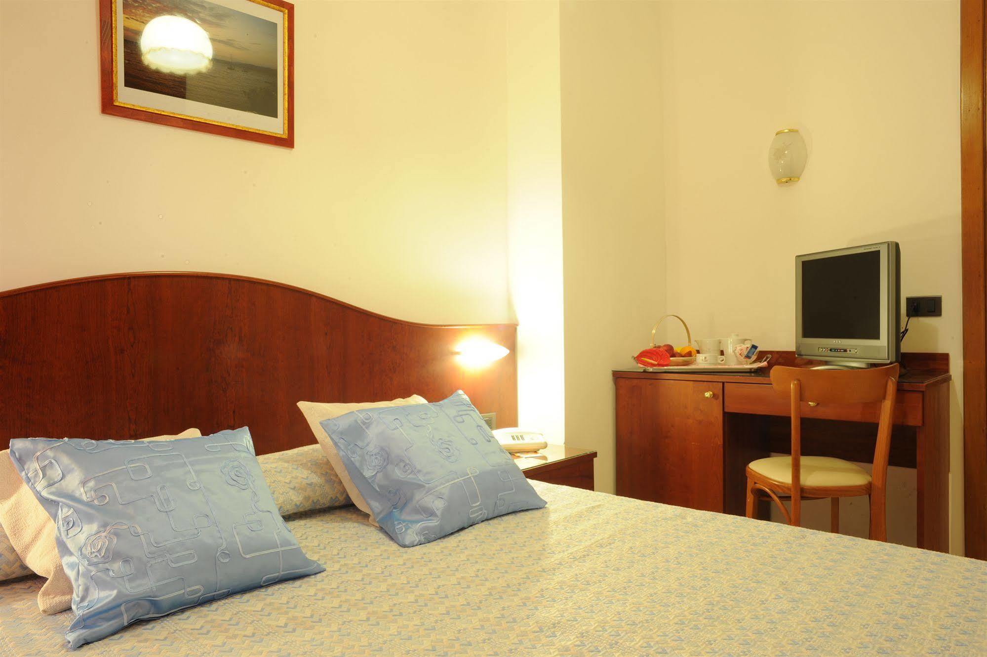 Grifone Hotel Perugia Ngoại thất bức ảnh