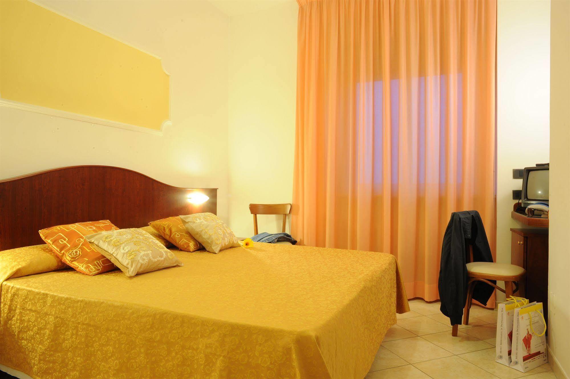Grifone Hotel Perugia Ngoại thất bức ảnh