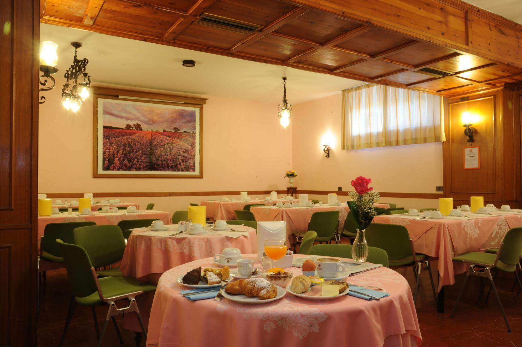 Grifone Hotel Perugia Ngoại thất bức ảnh